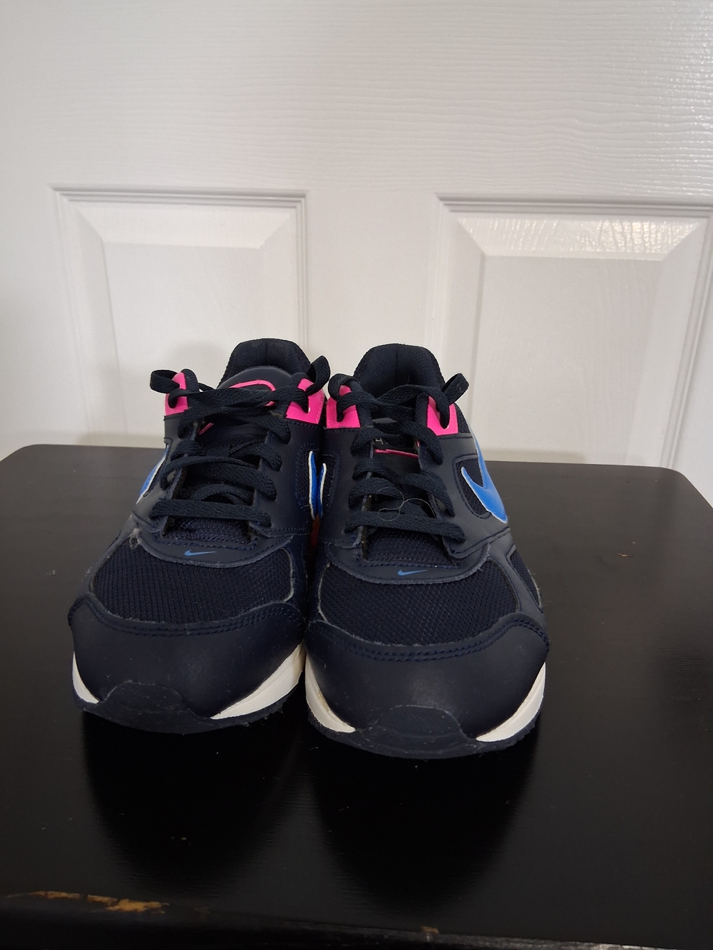 Nike Kids' Navy Blue Sneakers with Pink Accents 6Y.